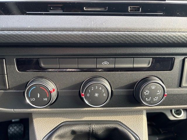 Fahrzeugabbildung Volkswagen T6.1 Transporter Kasten 2.0TDI  EcoProfi AHK+DAB