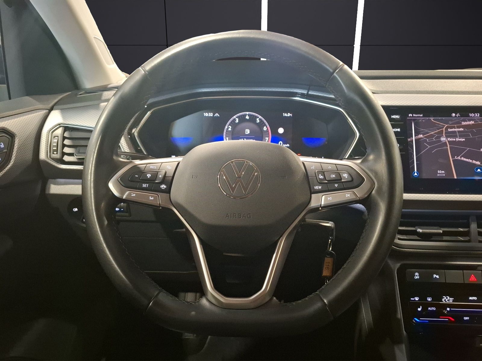 Fahrzeugabbildung Volkswagen T-Cross TSI Active Navi AID ACC PDC SH LM