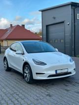 Tesla Model Y Basis RWD - Tesla Gebrauchtwagen von 2024