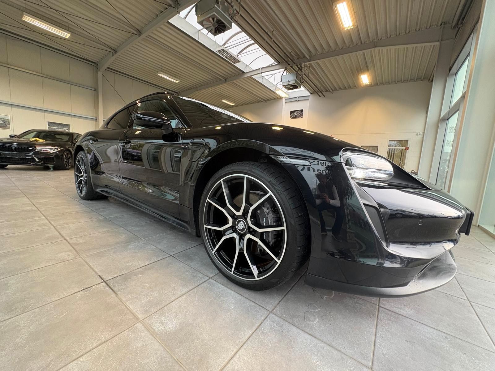 Fahrzeugabbildung Porsche Taycan Sport Turismo/Sportchrono/Bose/Pano/