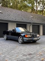 Mercedes-Benz Mercedes W124 E320 Cabrio - Mercedes-Benz E 320: Cabrio