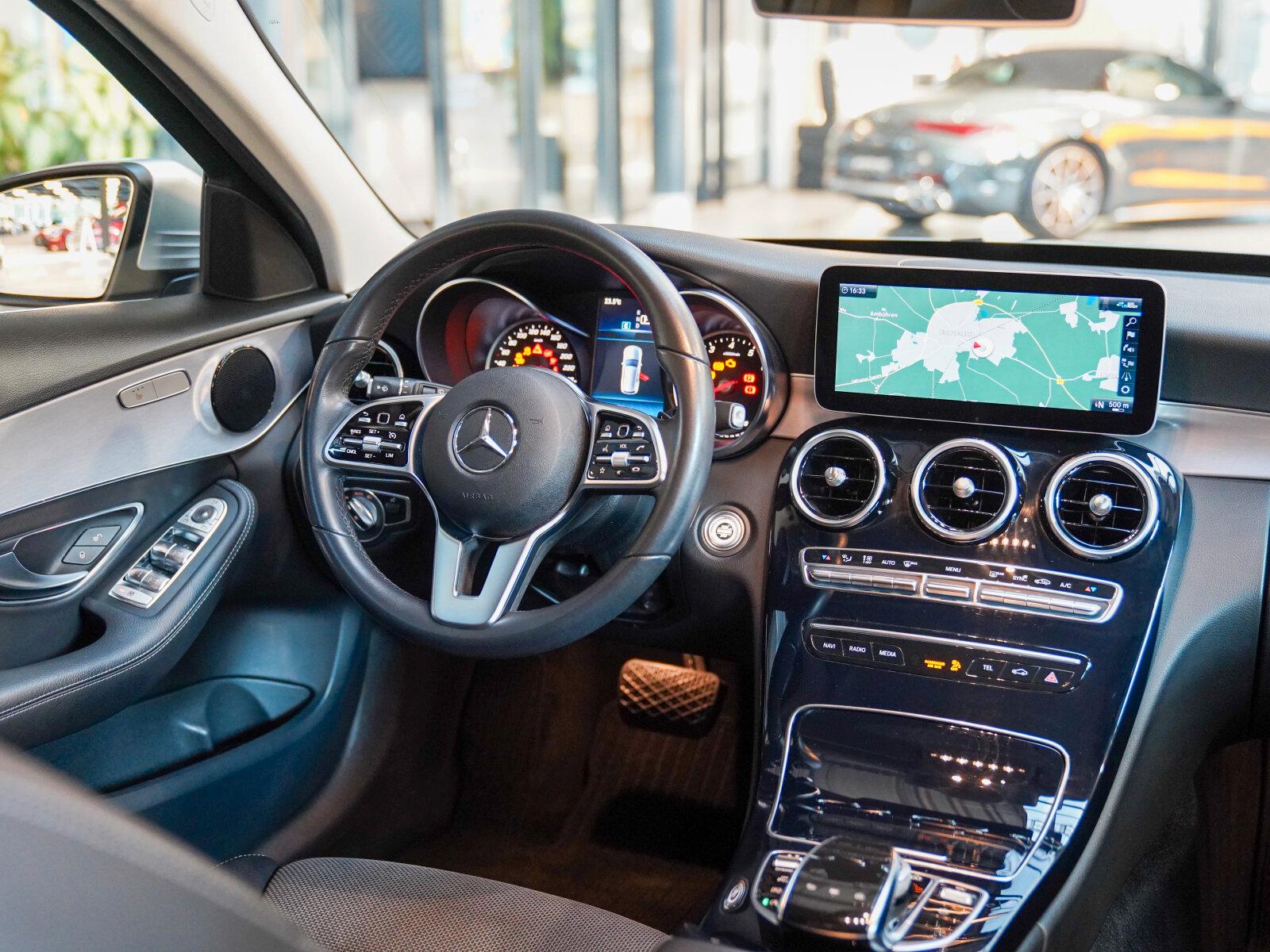 Mercedes-Benz C 180 T AVANTGARDE CarPlay Ambientebeleuchtung