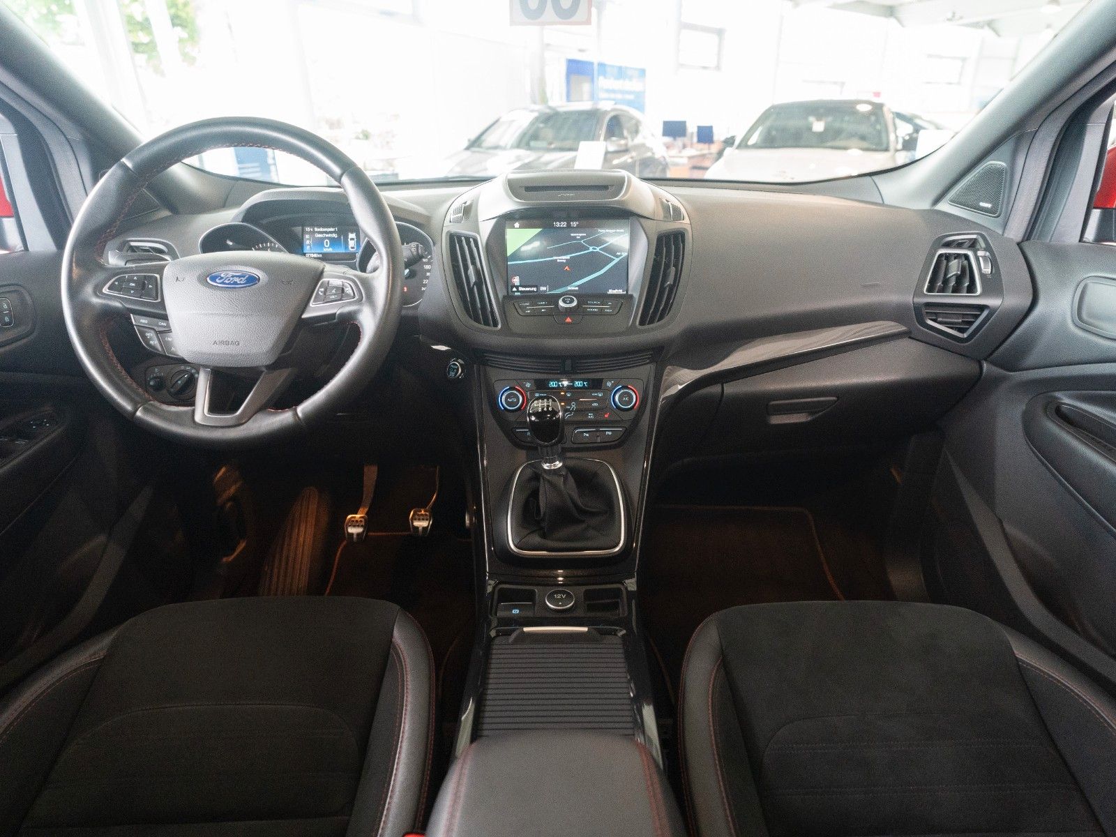 Fahrzeugabbildung Ford Kuga ST-Line WINTER-P/NAVI/AHK/KAMERA