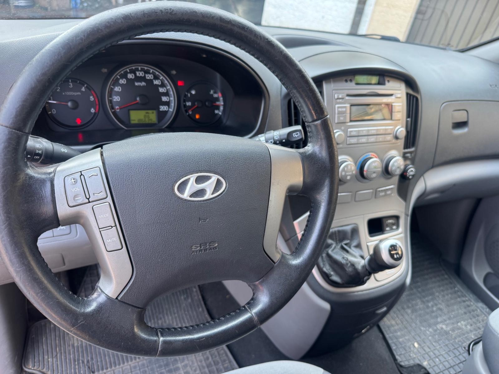 Hyundai H-1 Travel Comfort | 1 hand | 8 Sitzer |