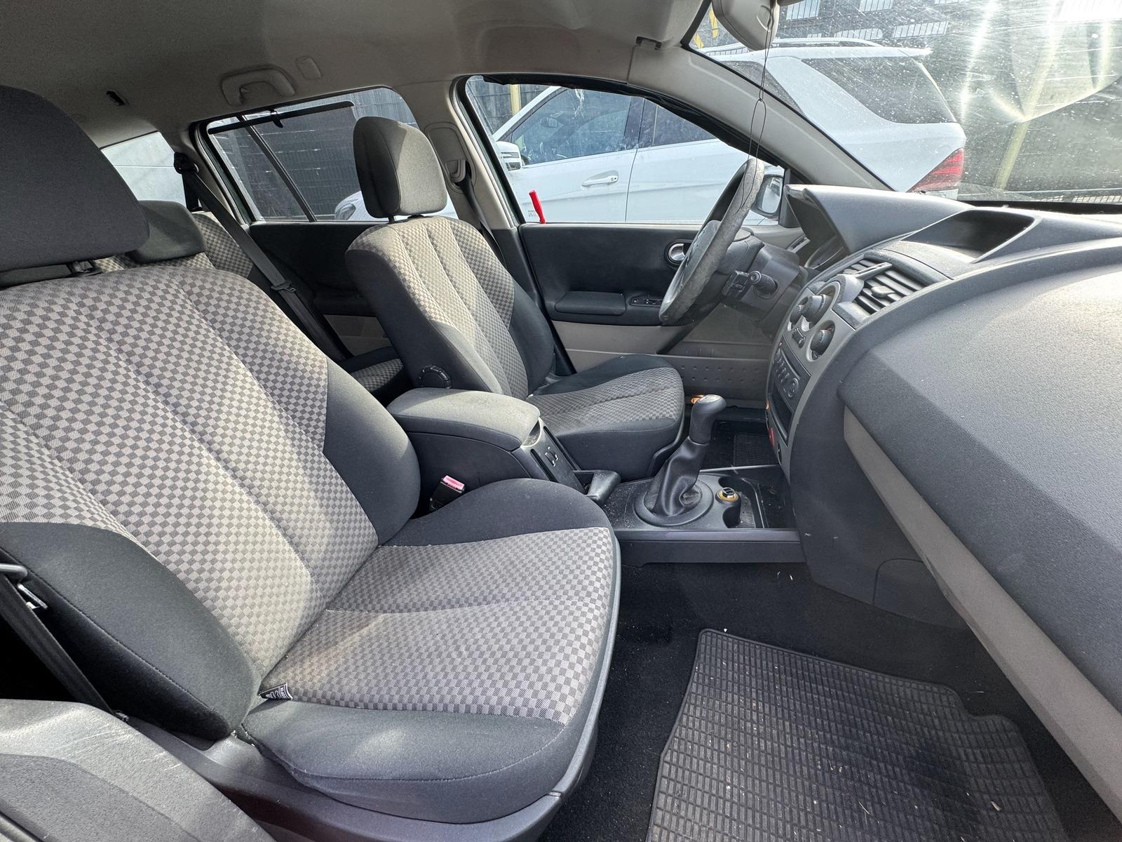Renault Megane 2004 — photo 16