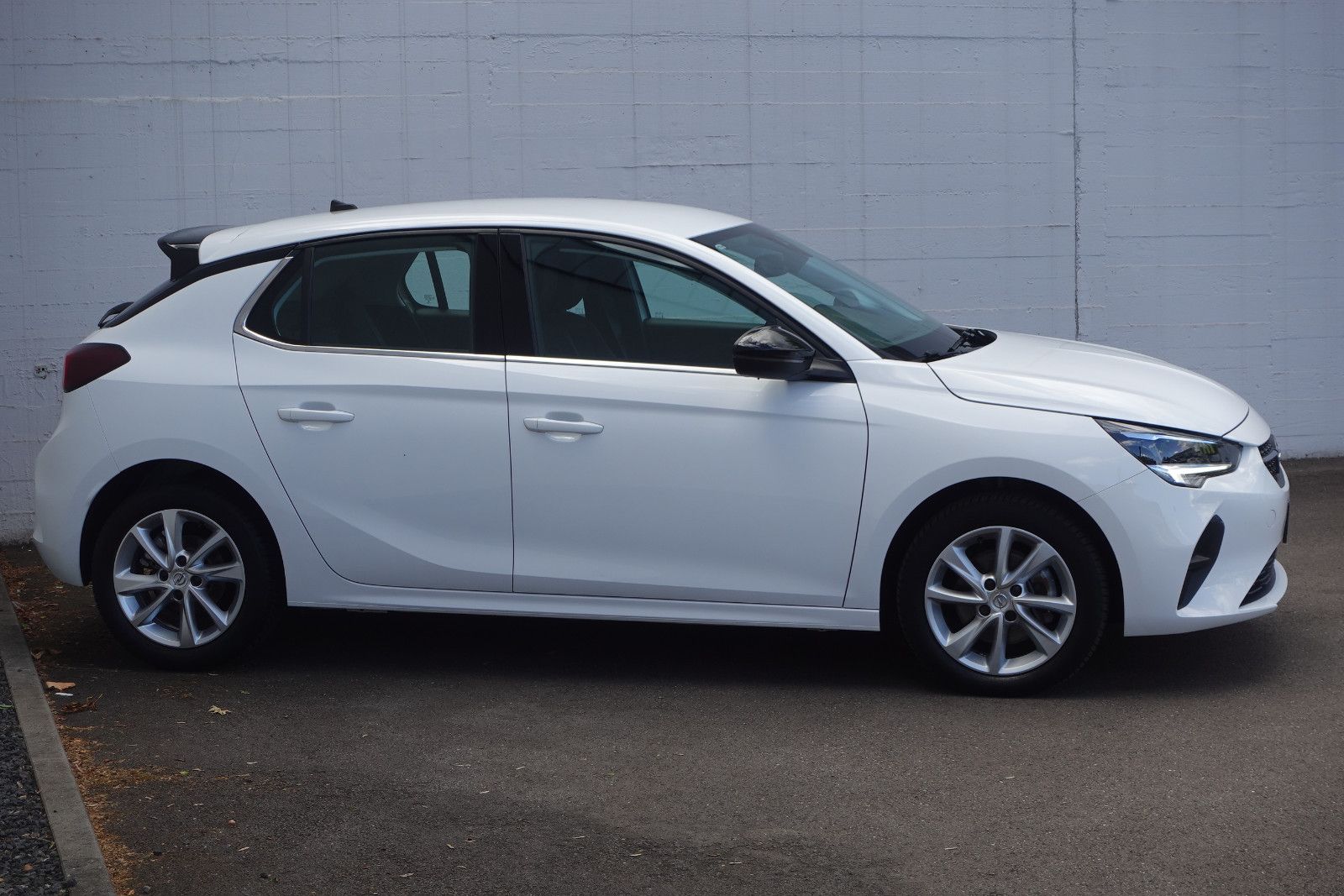 Fahrzeugabbildung Opel Corsa 1.2T Elegance Automatik Navi,Kamera,PDC,SH