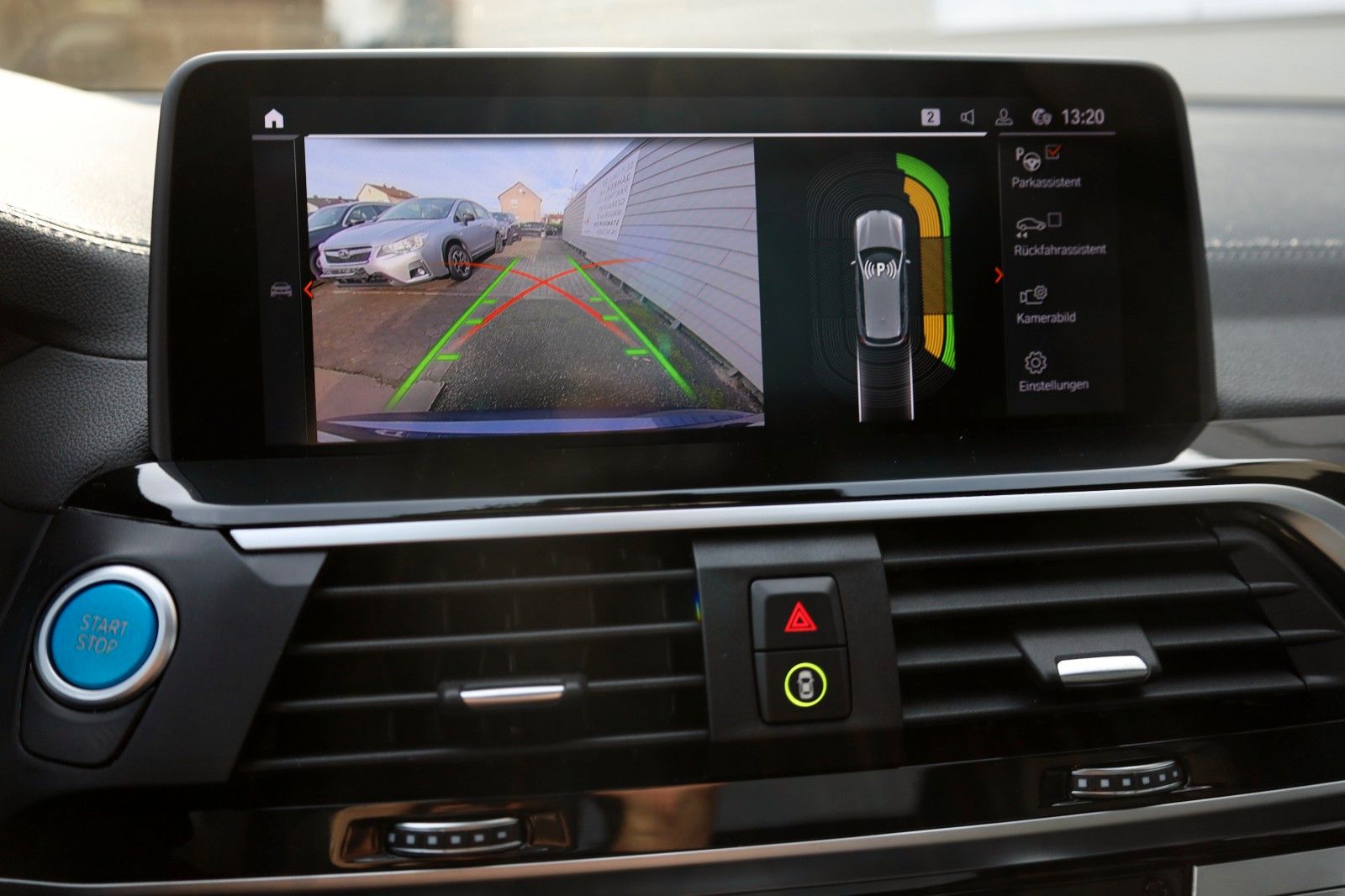 Fahrzeugabbildung BMW iX3 Inspiring,Leder,Navi,SH,Kamera,Panorama,ACC