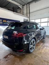 Porsche Cayenne GTS - Porsche Gebrauchtwagen in Frankfurt