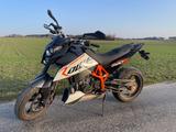 KTM Duke 690 R inkl. Carbonoptik Verkleidungssatz - KTM DUKE 690 R