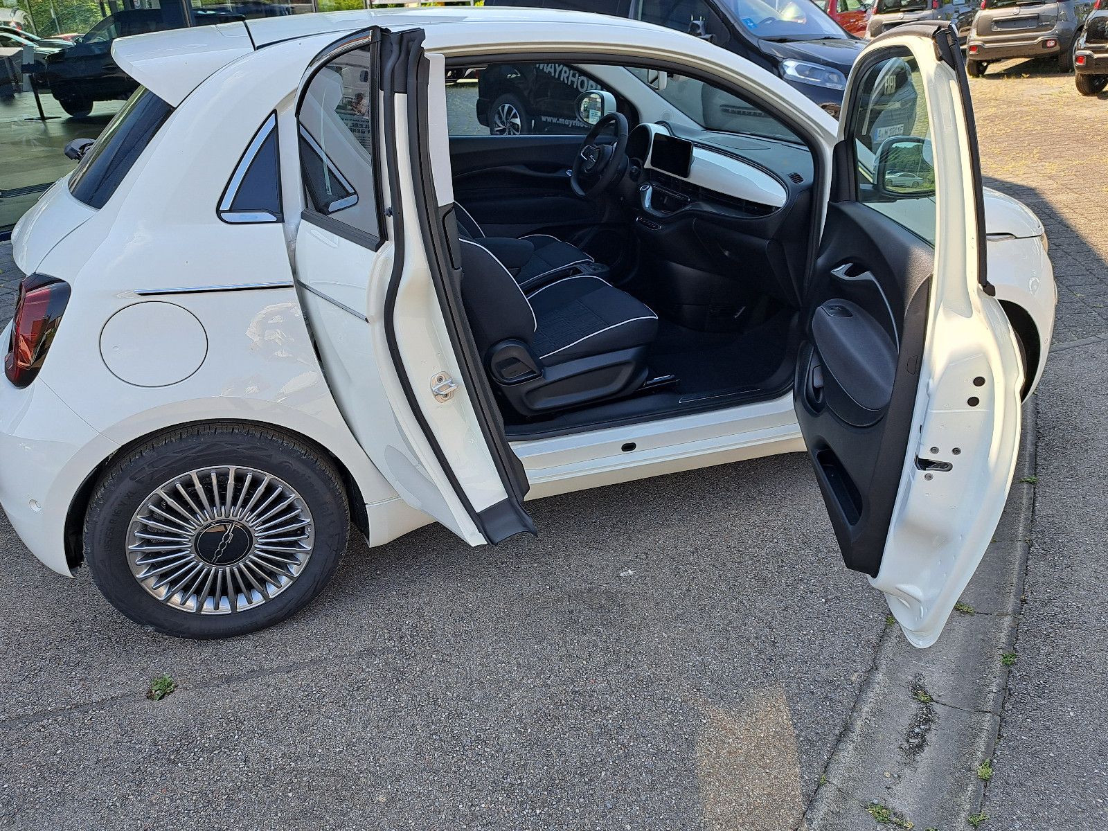 Fahrzeugabbildung Fiat 500e