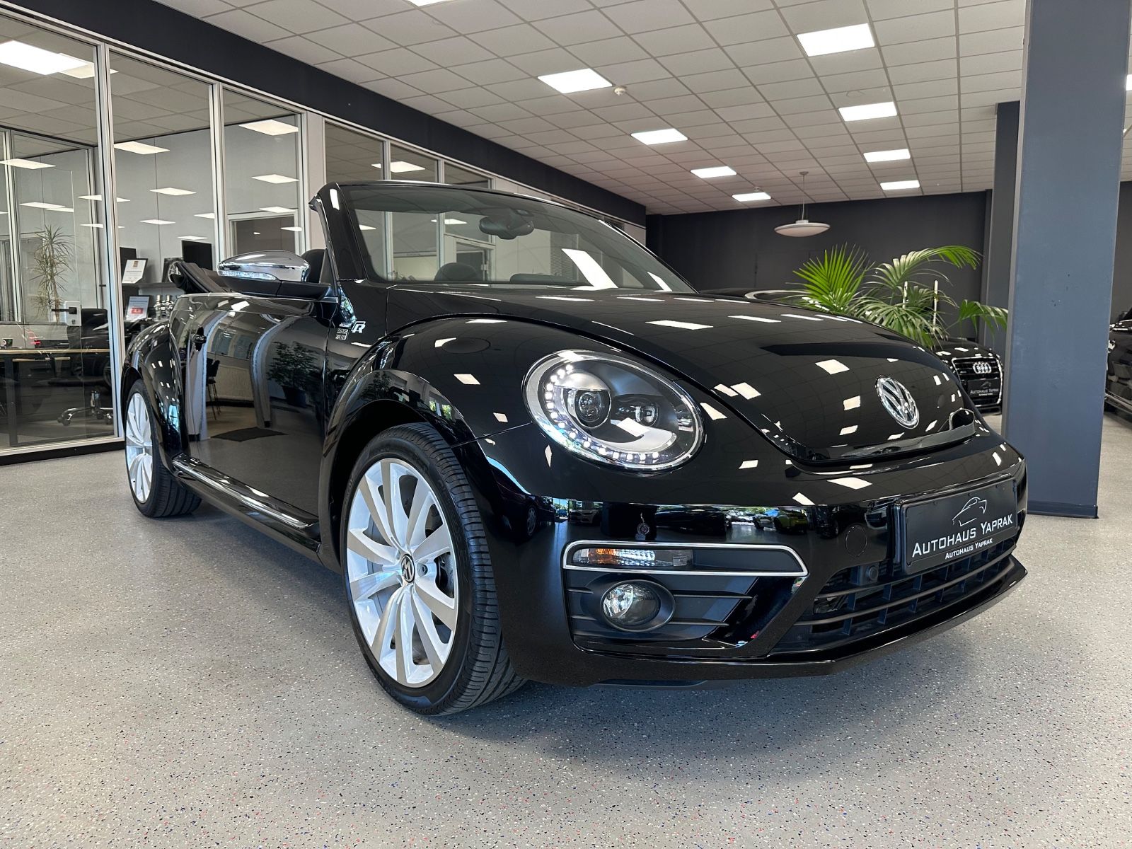 Volkswagen Beetle Cabriolet Allstar|DSG|R-Line|Kamera|Xenon foto 7