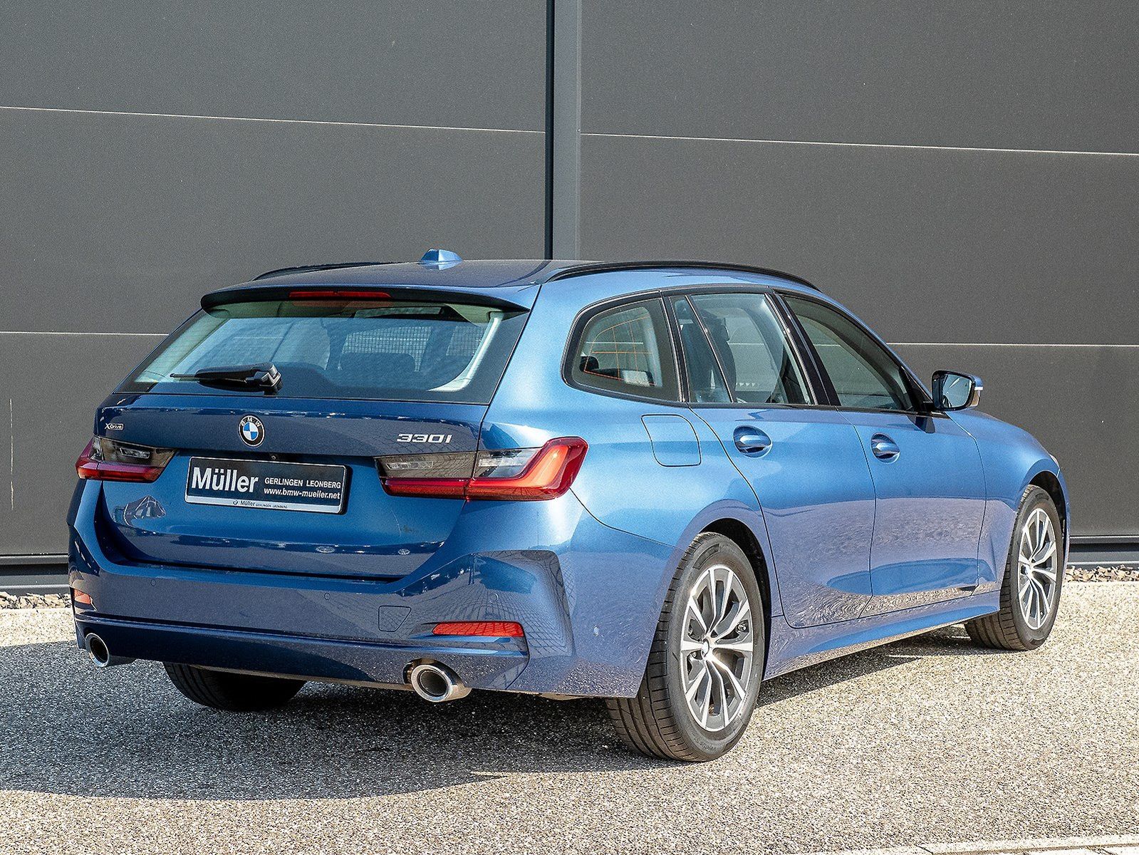 BMW 330i xDrive Tour Sportsitz HUD Standheiz Cam DAB foto 2