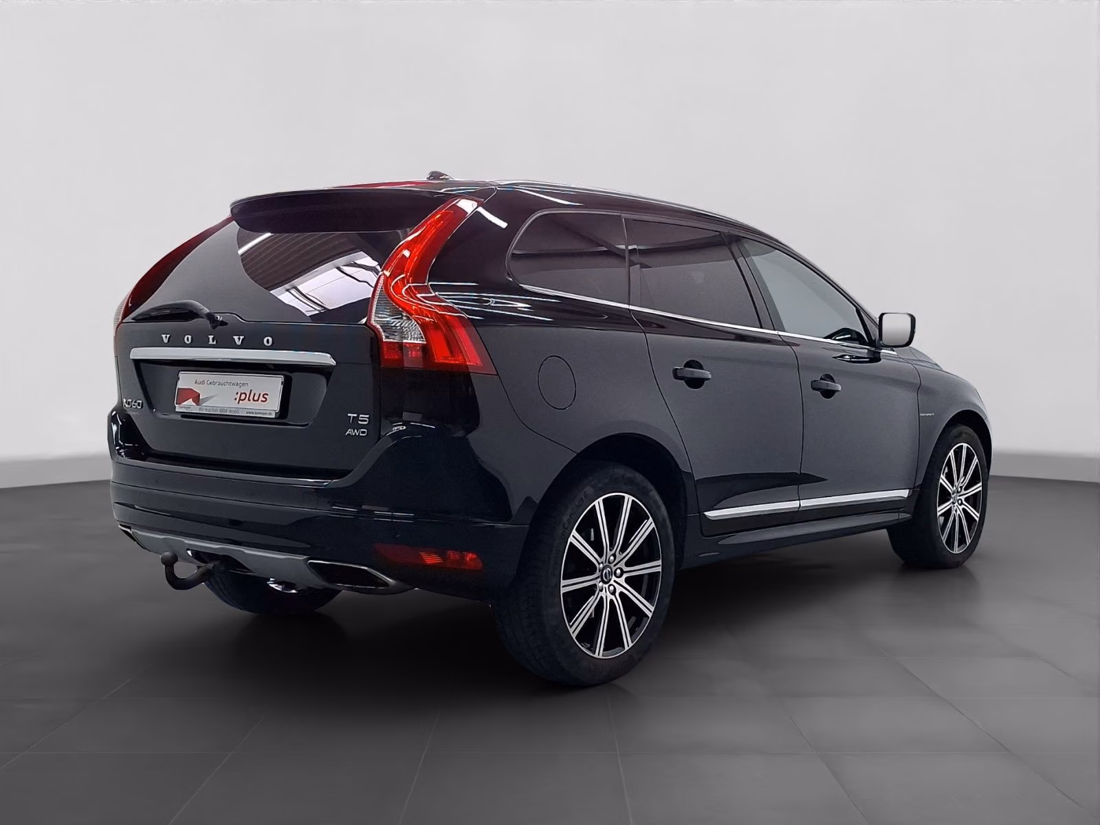 Volvo XC60 T5 AWD SUMMUM AHK PANO LEDER