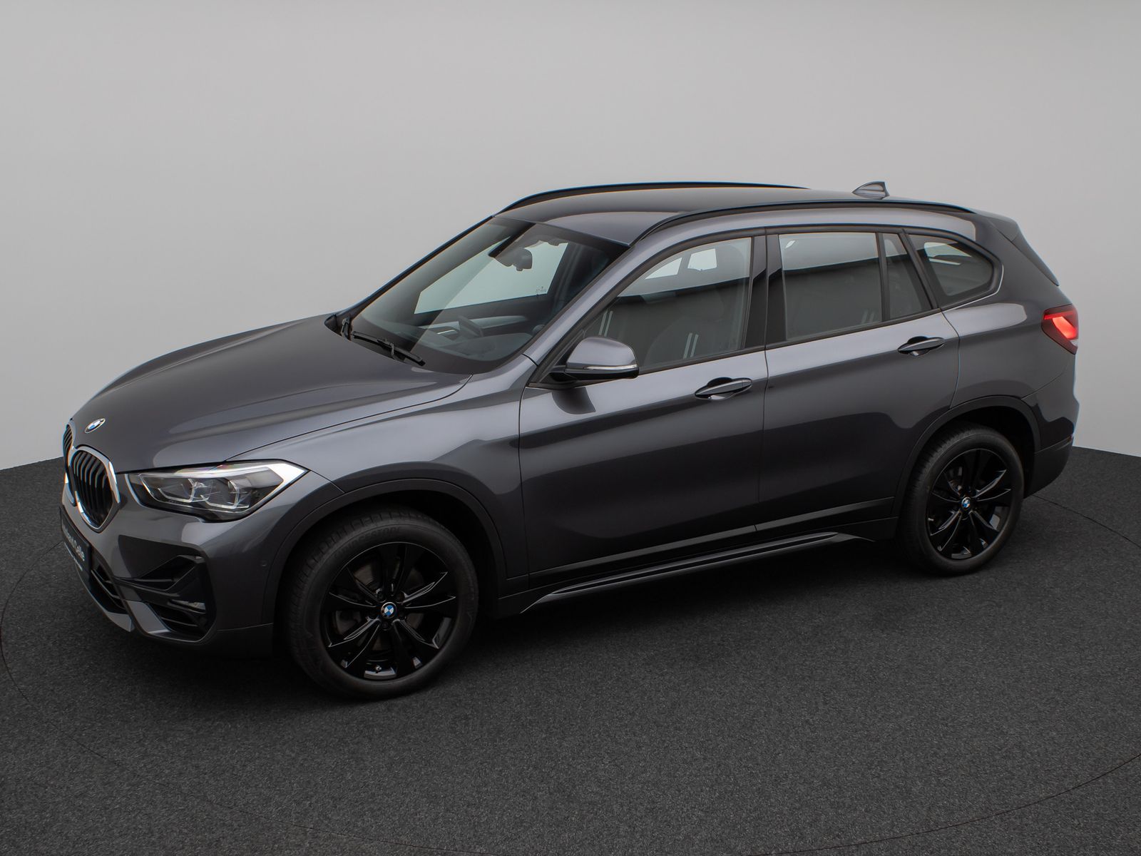 Fahrzeugabbildung BMW X1 sD20i SportLine Kamera HUD DAB HiFi Alarm LED