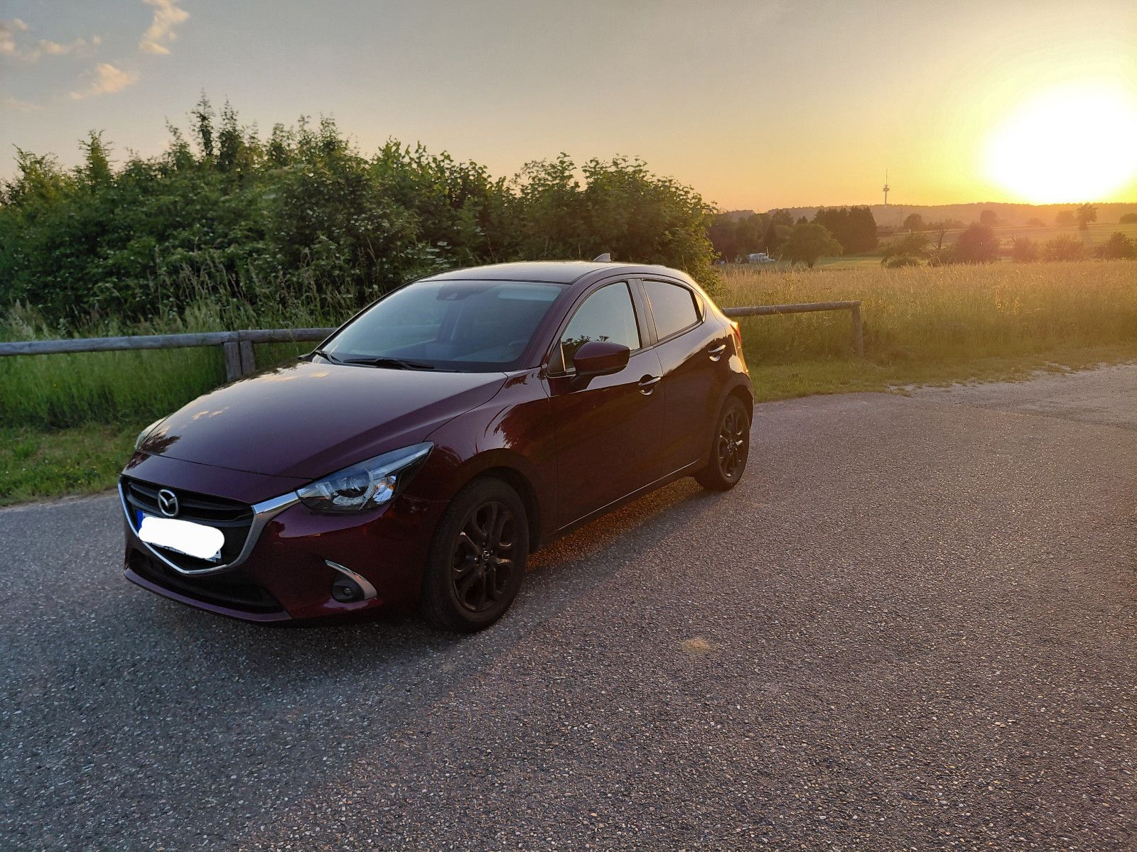 MAZDA 2