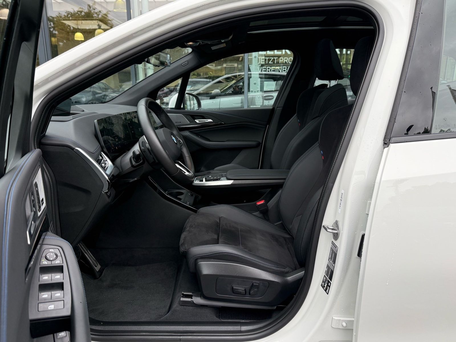BMW 223 Active Tourer - Bild 8