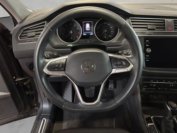 Volkswagen Tiguan - 11