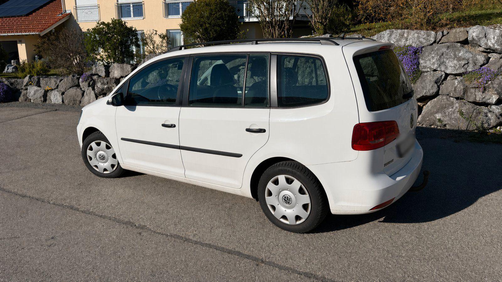 Volkswagen Touran 2013 — engine 107 HP (79kW)