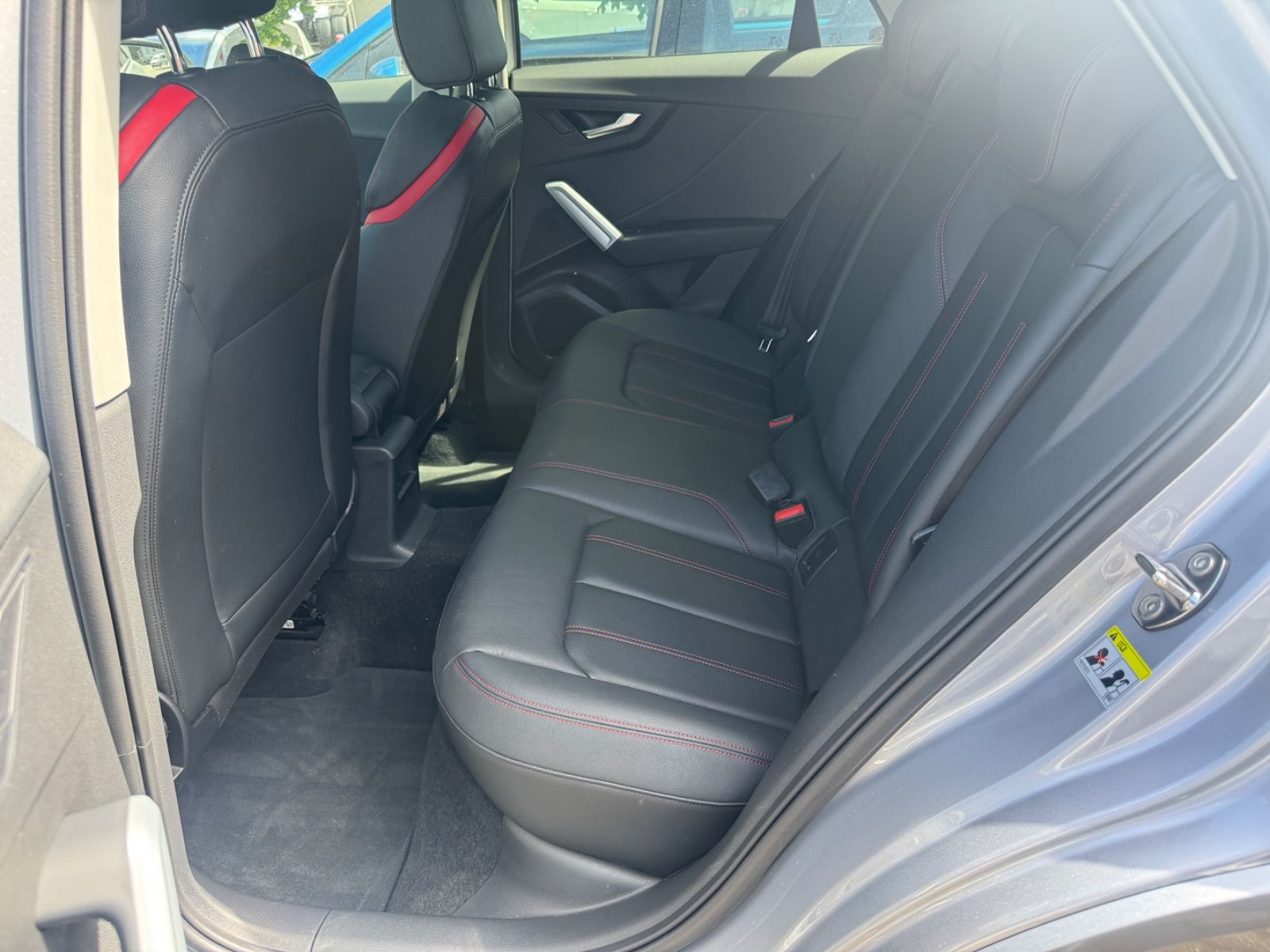 Fahrzeugabbildung Audi Q2 40 TFSI quattro S Line Leder+Navi+Panorama+LE