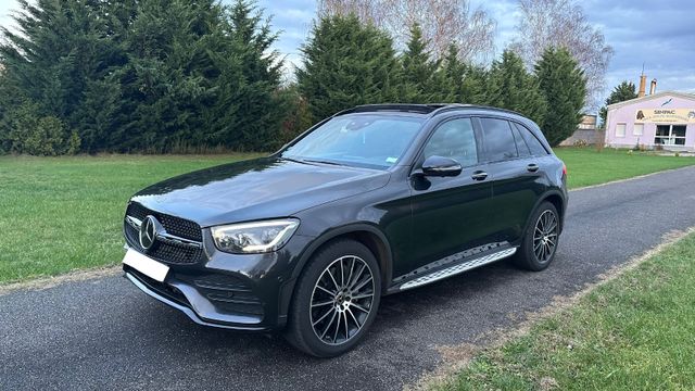 Mercedes-Benz GLC 300 d 4MATIC AMG VOLL AUSTATUNG 9G-Tronic