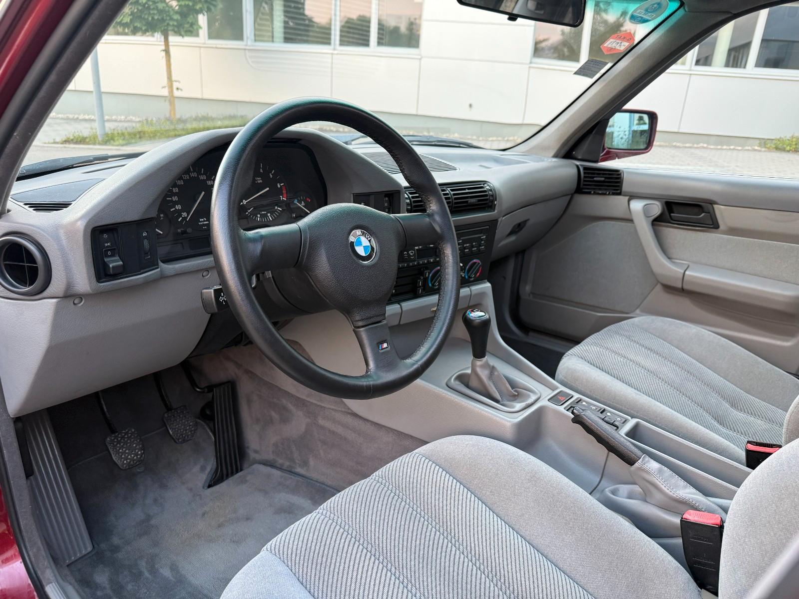 BMW 525I - 192 CV - TOIT OUVRANT -  BVM - VOLANT CUIR