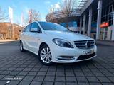 Mercedes-Benz B 180 BlueEFFICIENCY - Garantie - Mercedes-Benz B 180: Von Privat