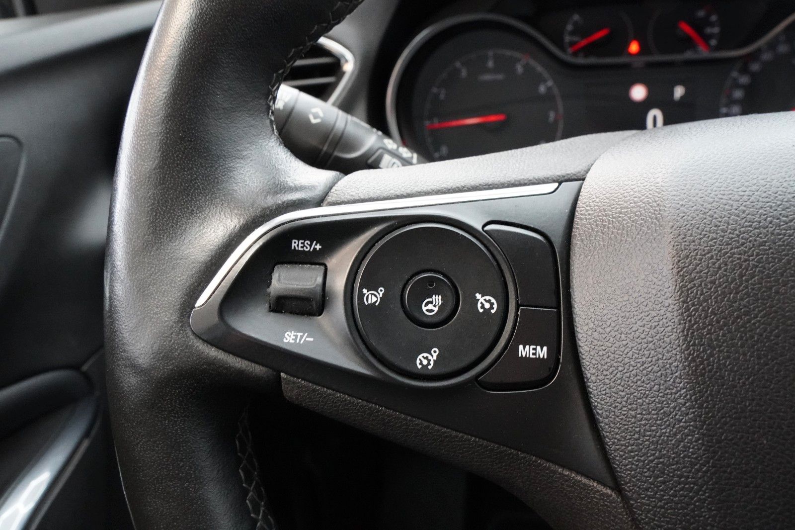 Fahrzeugabbildung Opel Grandland (X) Ultimate *MwSt*Navi*Autom.*Leder*