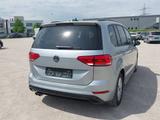 Volkswagen Touran 2.0TDI DSG Highline+LED+NAVI+AHK+PANO+PDC - gebrauchte VW Kleinbus