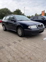 Skoda Octavia Combi 1.9 TDI Comfort - Skoda Octavia aus 2002 mit Diesel-Antrieb