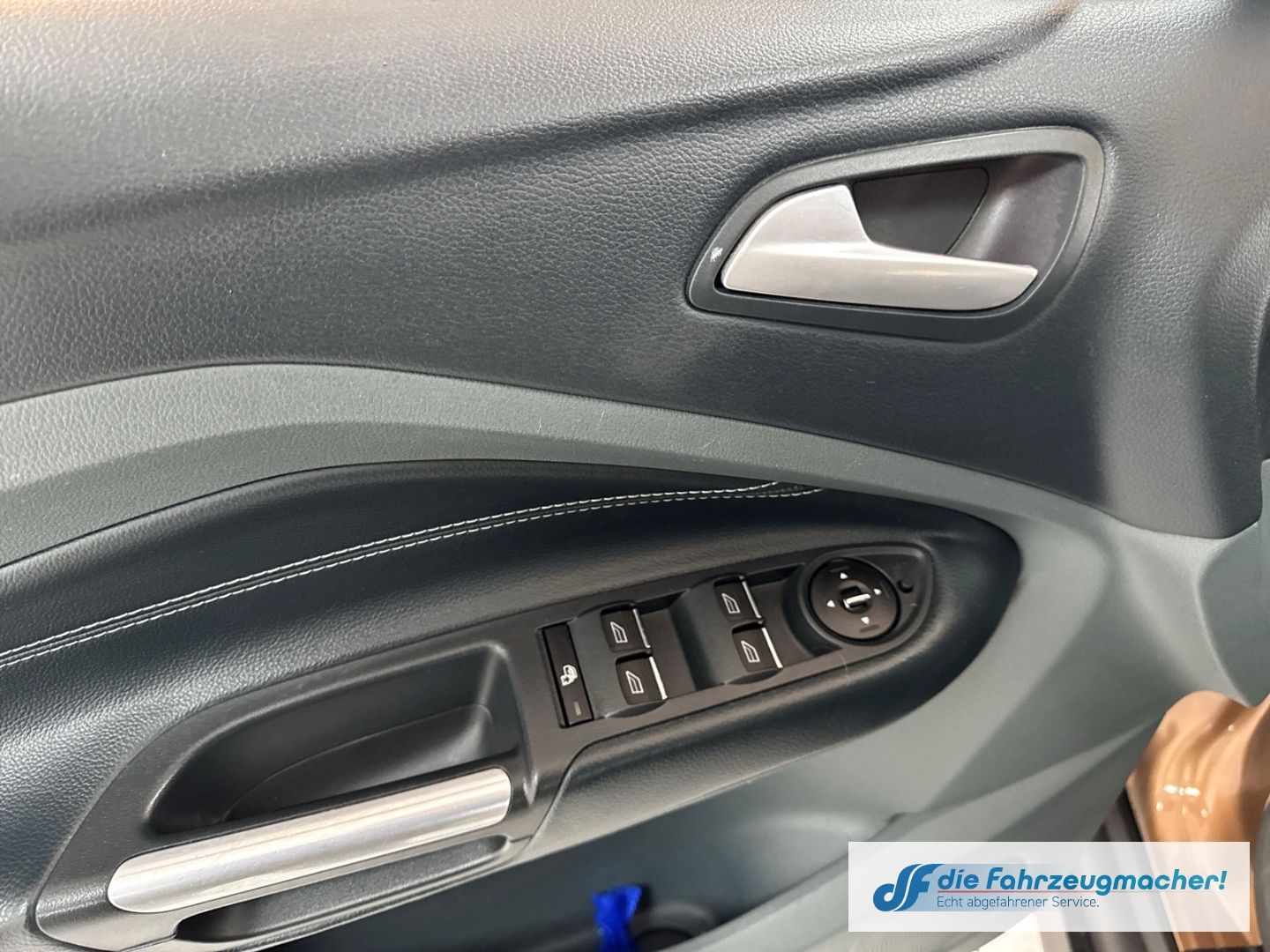Fahrzeugabbildung Ford C-Max Grand Titanium Navi Klimaautom *EXPORT