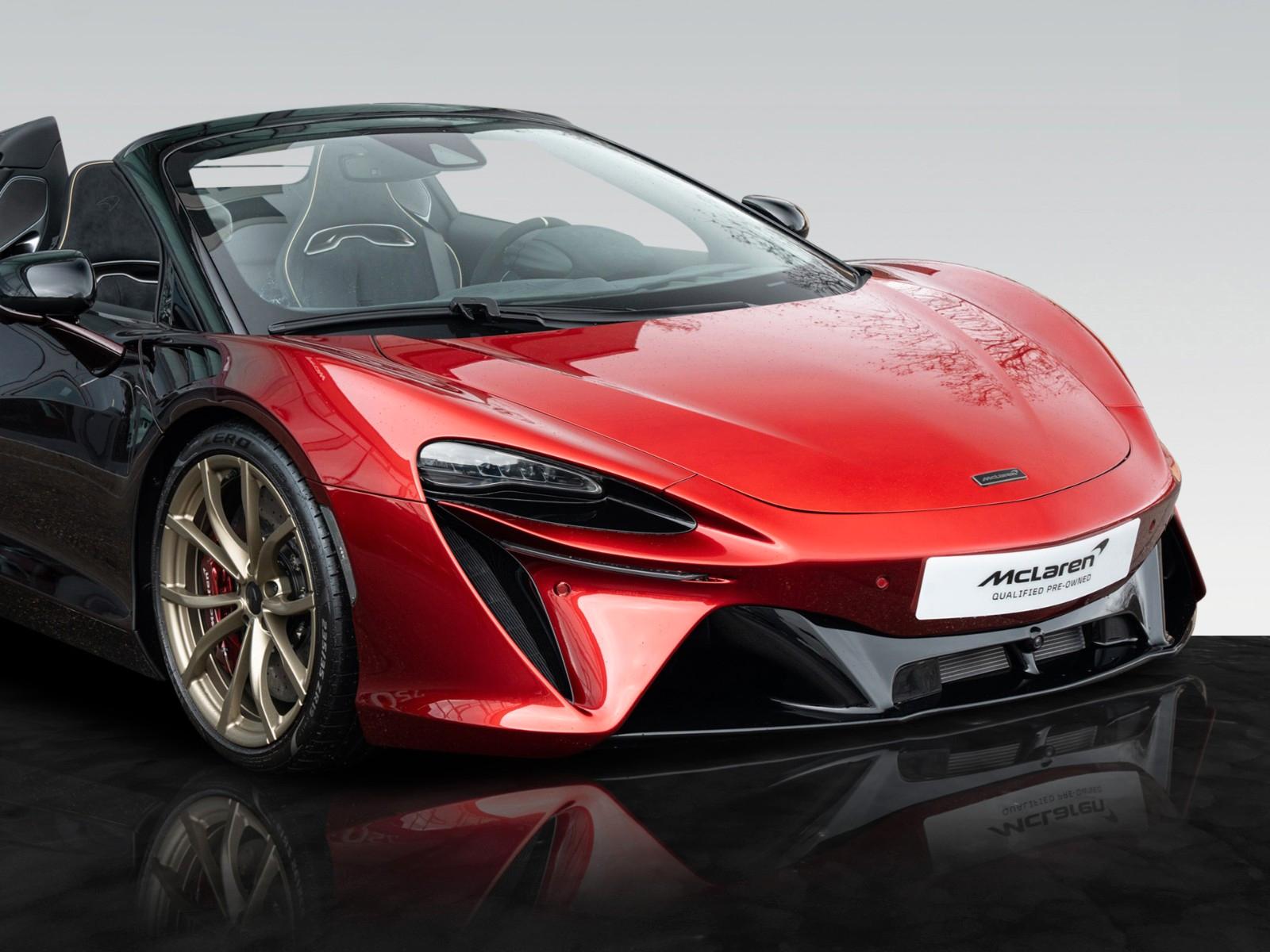 McLaren Artura Spider | MSO Velocity Colour Transform