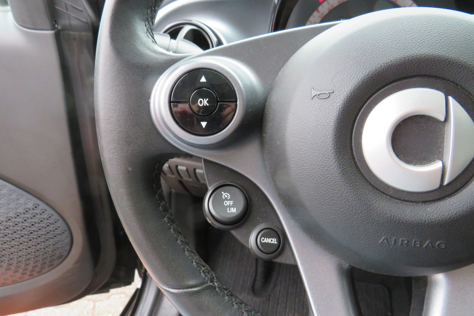 Fahrzeugabbildung Smart FOR TWO PASSION AUTOMATIK GLASDACH KLIMA ALU