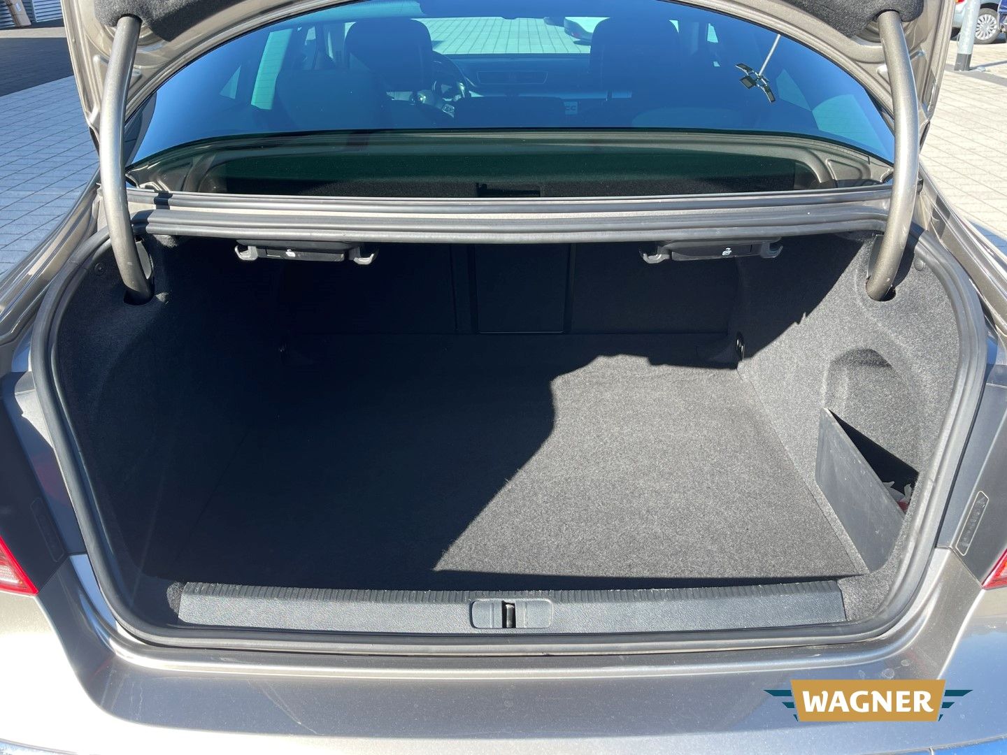 Fahrzeugabbildung Volkswagen Passat CC BMT 2.0 TDI Klimaautomatik Sportsitze
