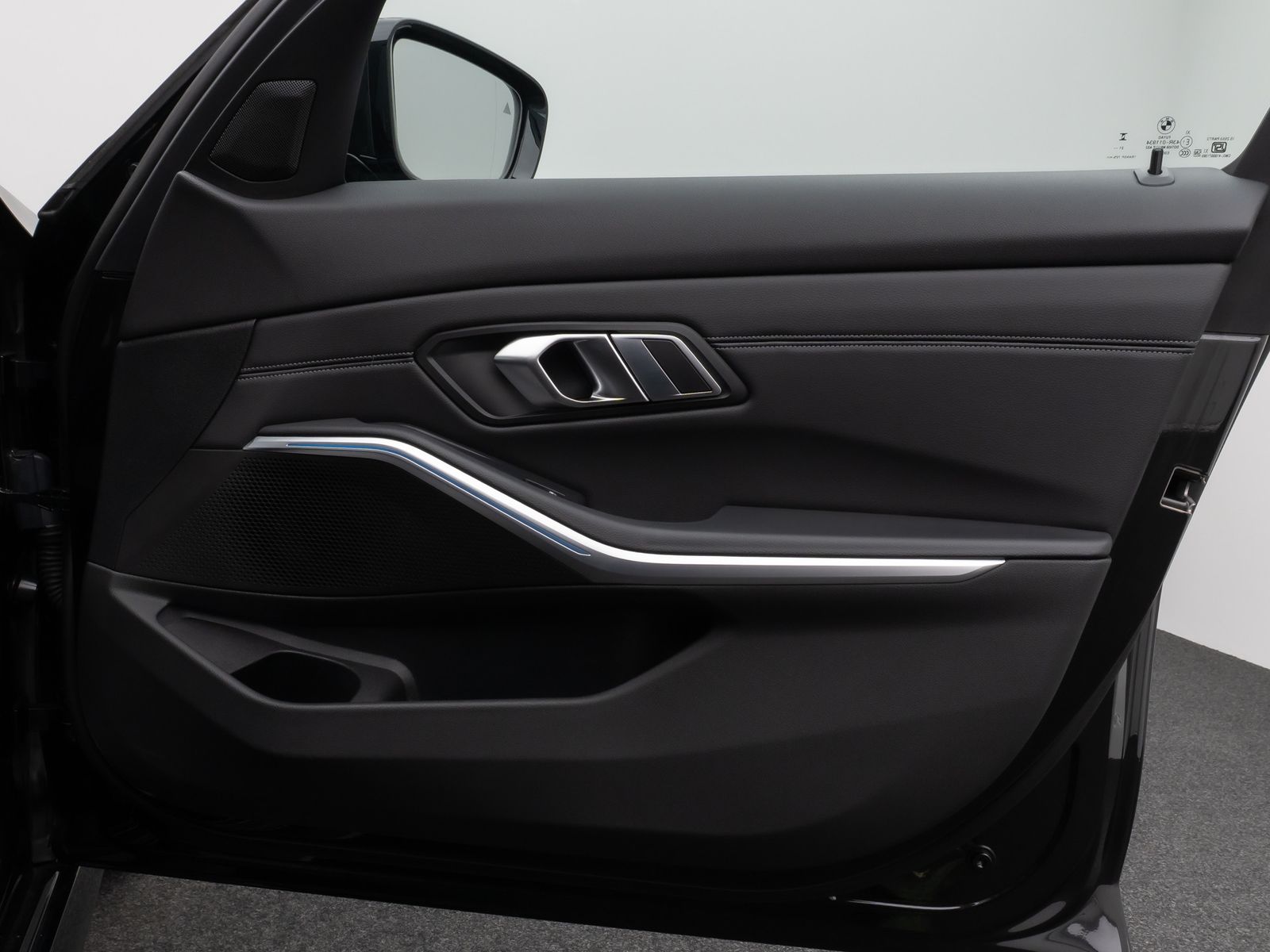 Fahrzeugabbildung BMW 330e M Sport Panorama Laser Kamera HUD DAB HiFi