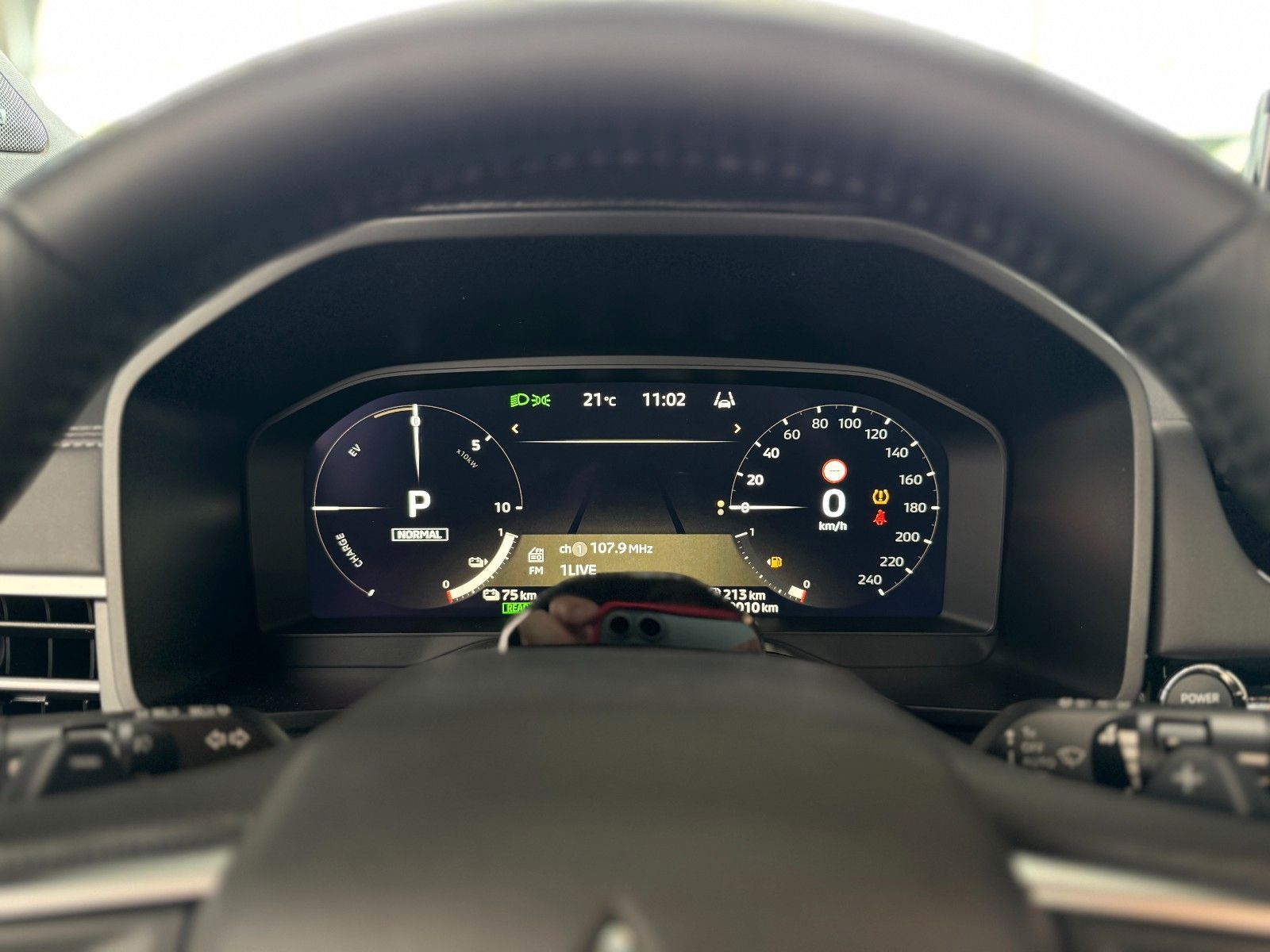 Fahrzeugabbildung Mitsubishi Plug-in Hybrid Outlander Intro Edition