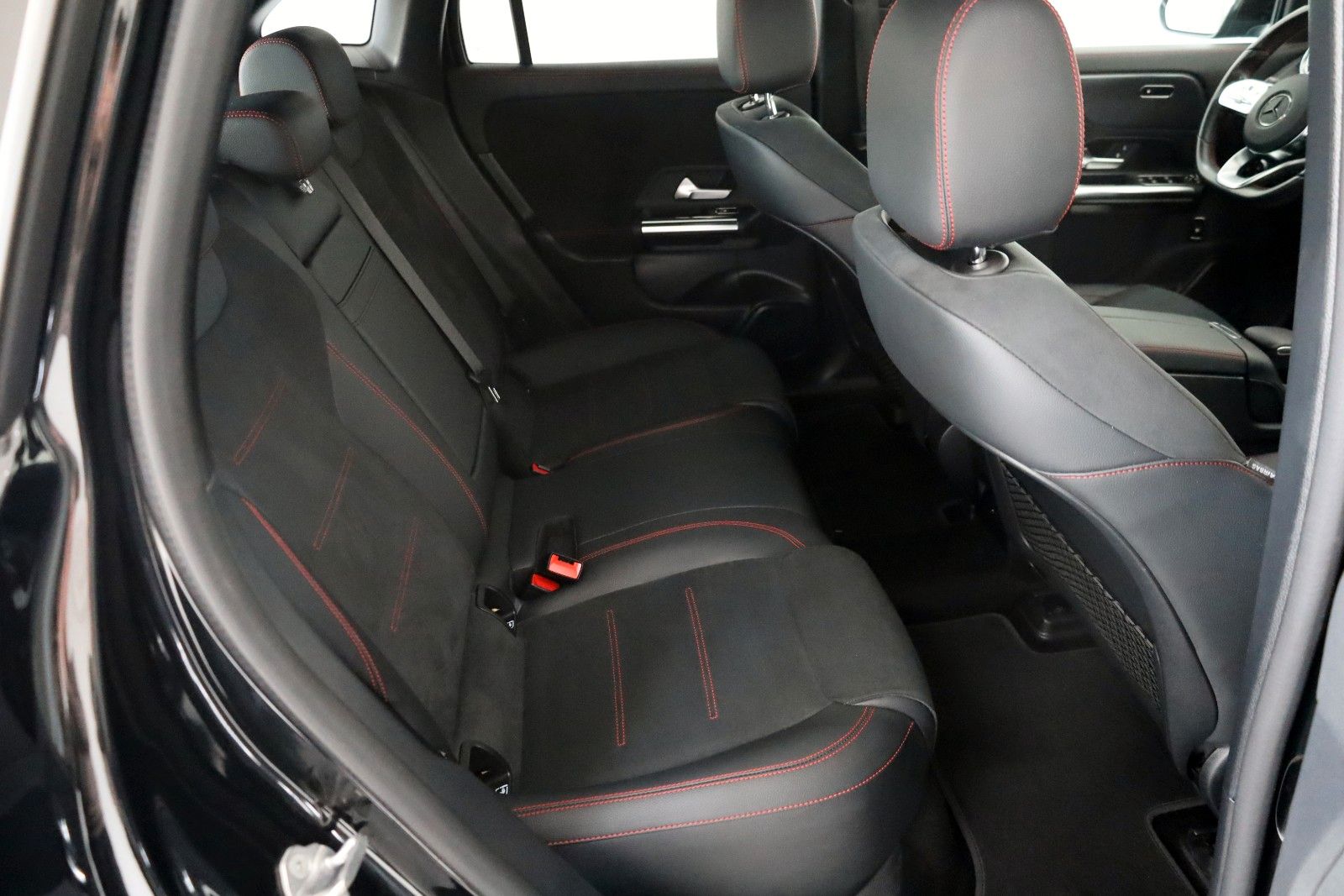 Fahrzeugabbildung Mercedes-Benz EQA 250 AMG-line, T.Leder,Navi,LED,SH,Kamera,DAB