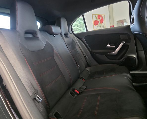 MERCEDES-BENZ A 220 — Foto 25