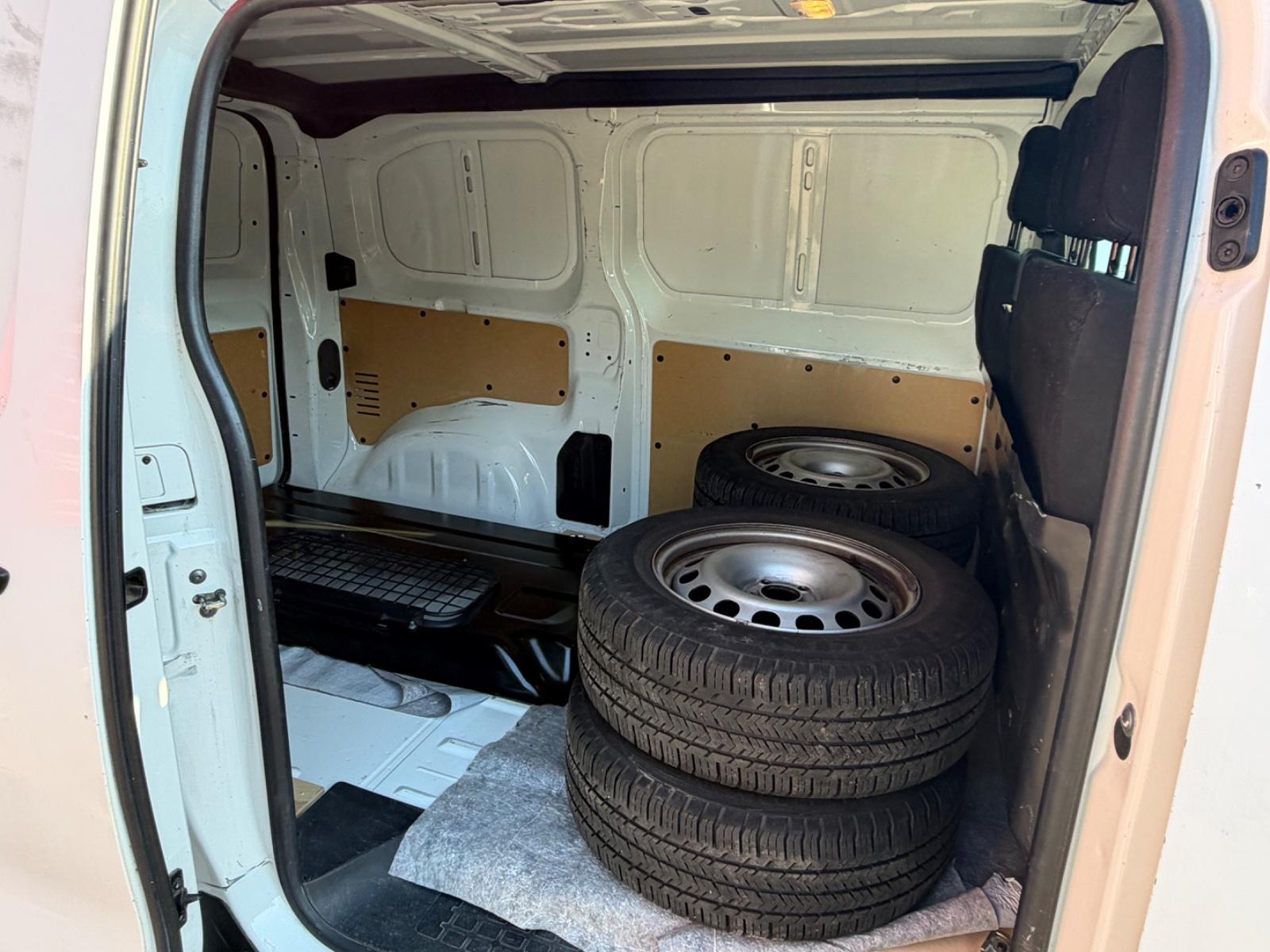 Peugeot Expert Kasten Premium L2*AHK*Transporter
