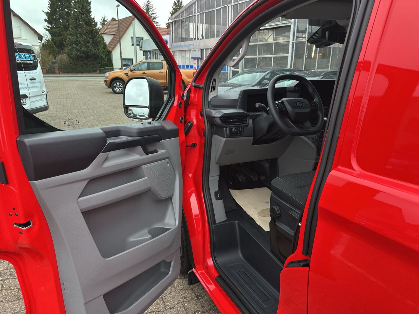 Fahrzeugabbildung Ford Transit Custom Kasten 320 L1 FWD 2.0 EcoBlue EU6