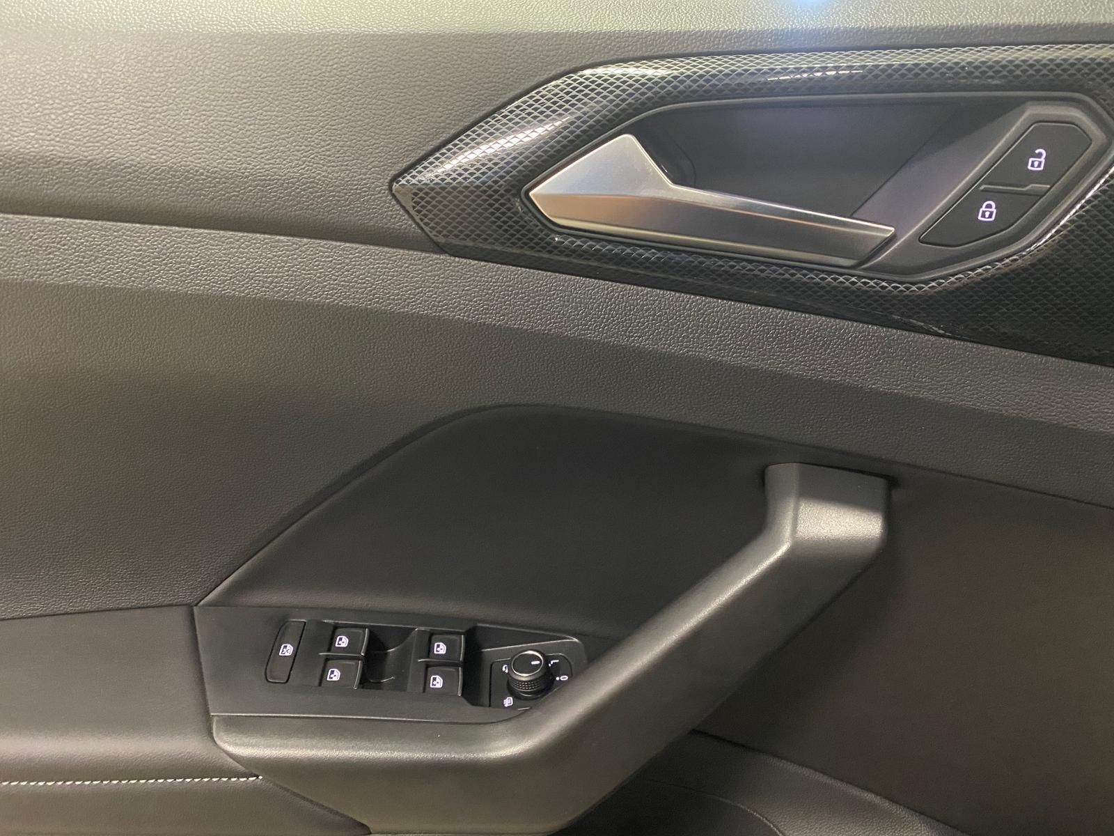 Fahrzeugabbildung Volkswagen T-Cross 1.5 TSI DSG BLACK STYLE R-Line+AHK+ACC++