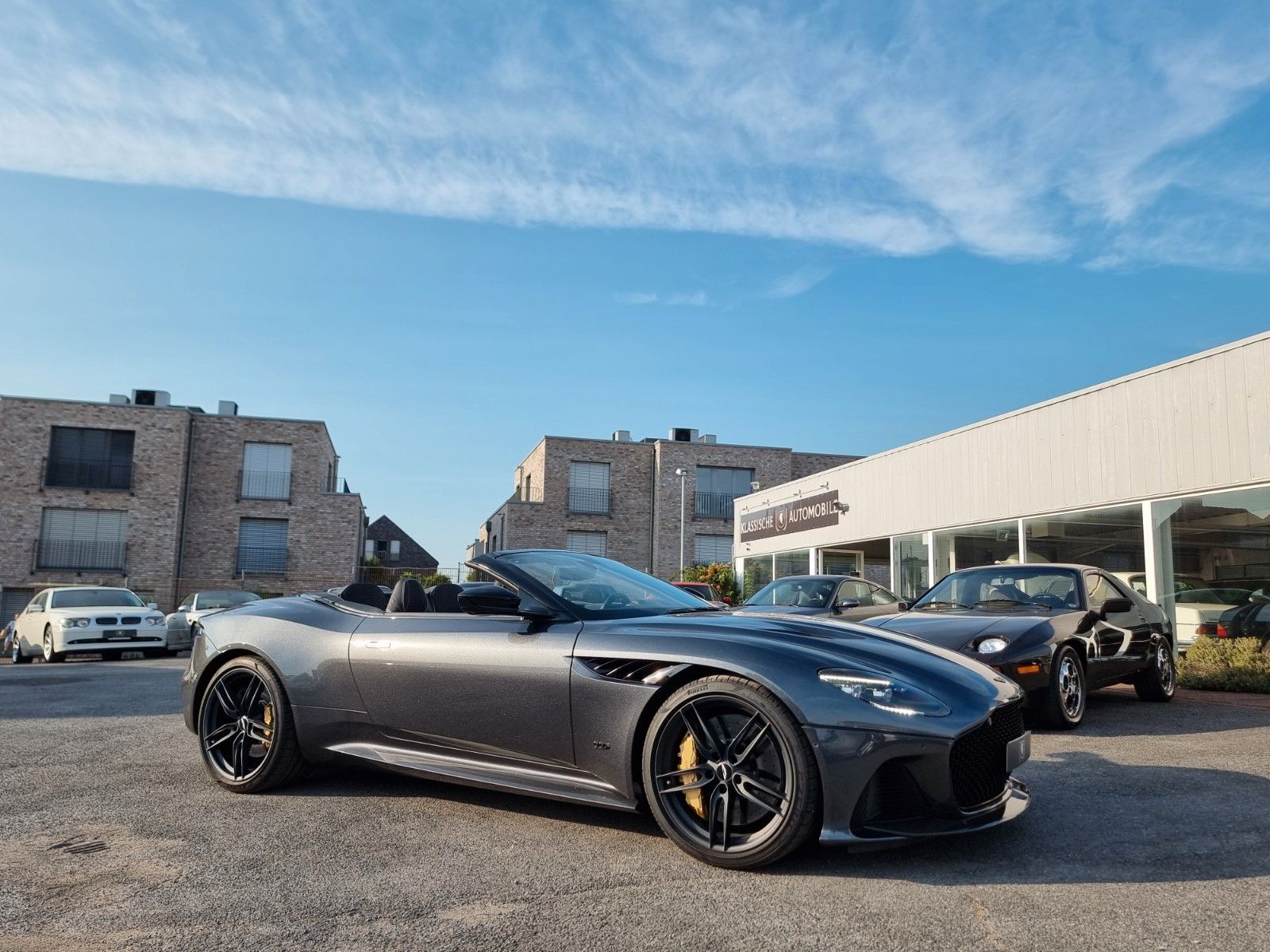 Fahrzeugabbildung Aston Martin DBS 5.2 V12 Volante/Werksgarantie 09/27/1A