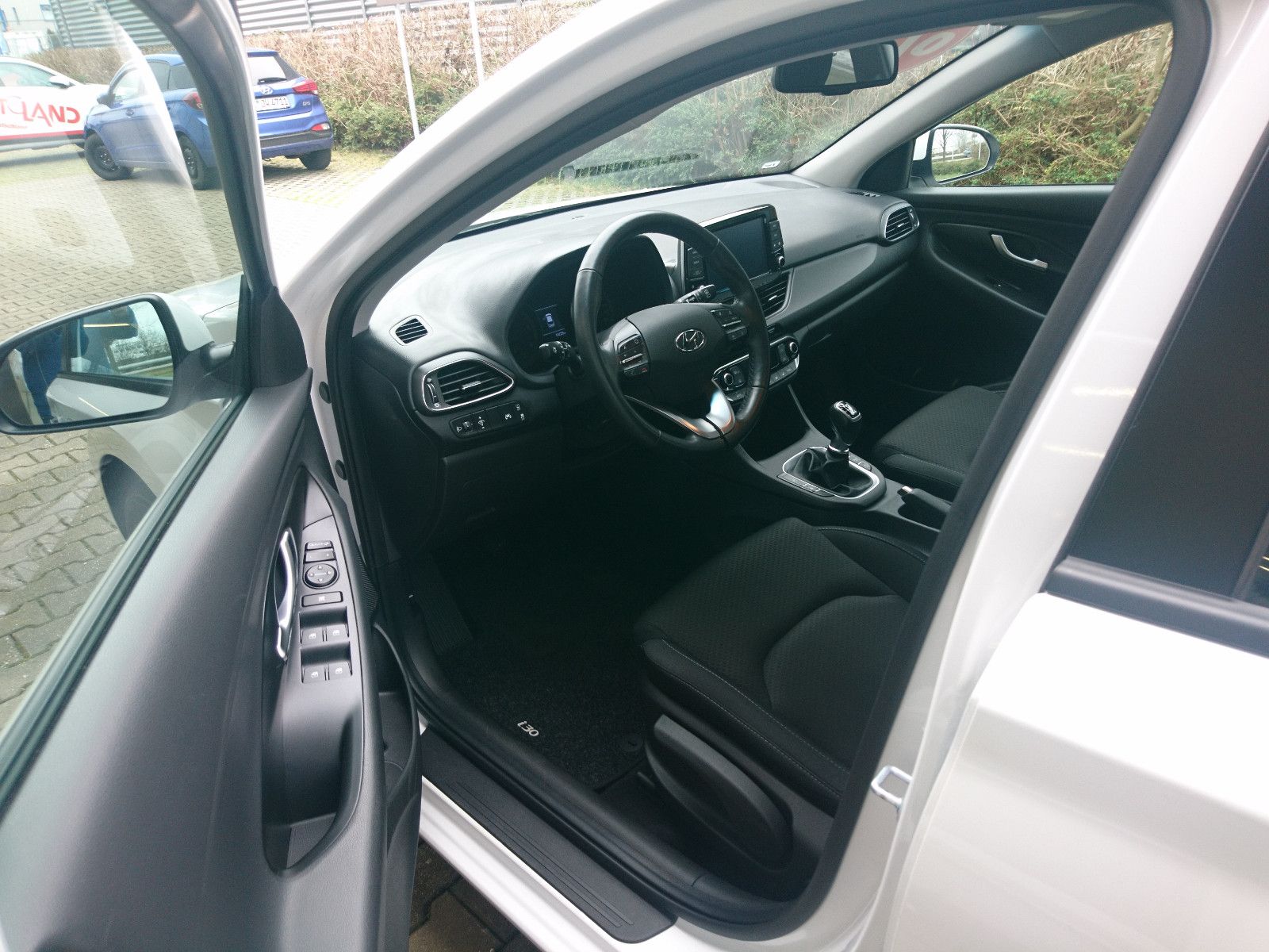 Fahrzeugabbildung Hyundai i30 Kombi 1.6CRDi 136PS TREND NAVI Komfortpaket