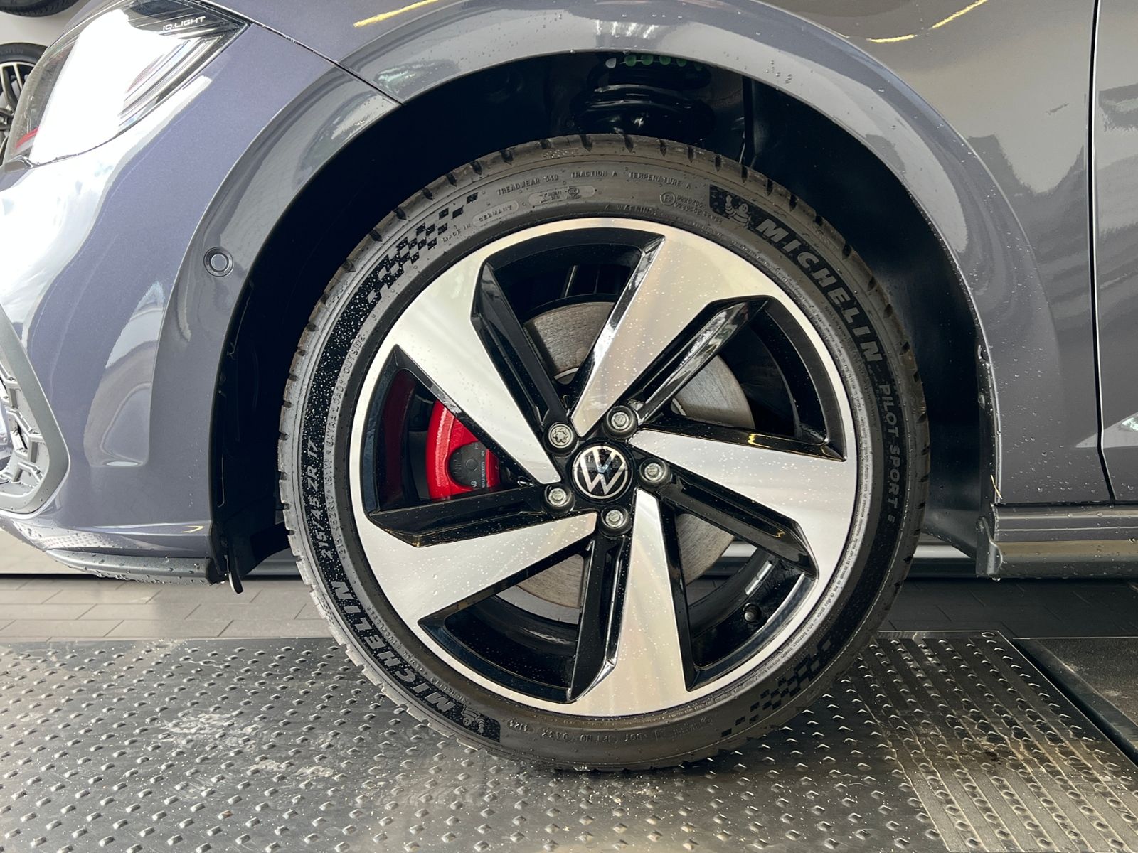 Fahrzeugabbildung Volkswagen Polo GTI 2.0 TSI DSG *IQ.Light, ACC, Ready2Disco