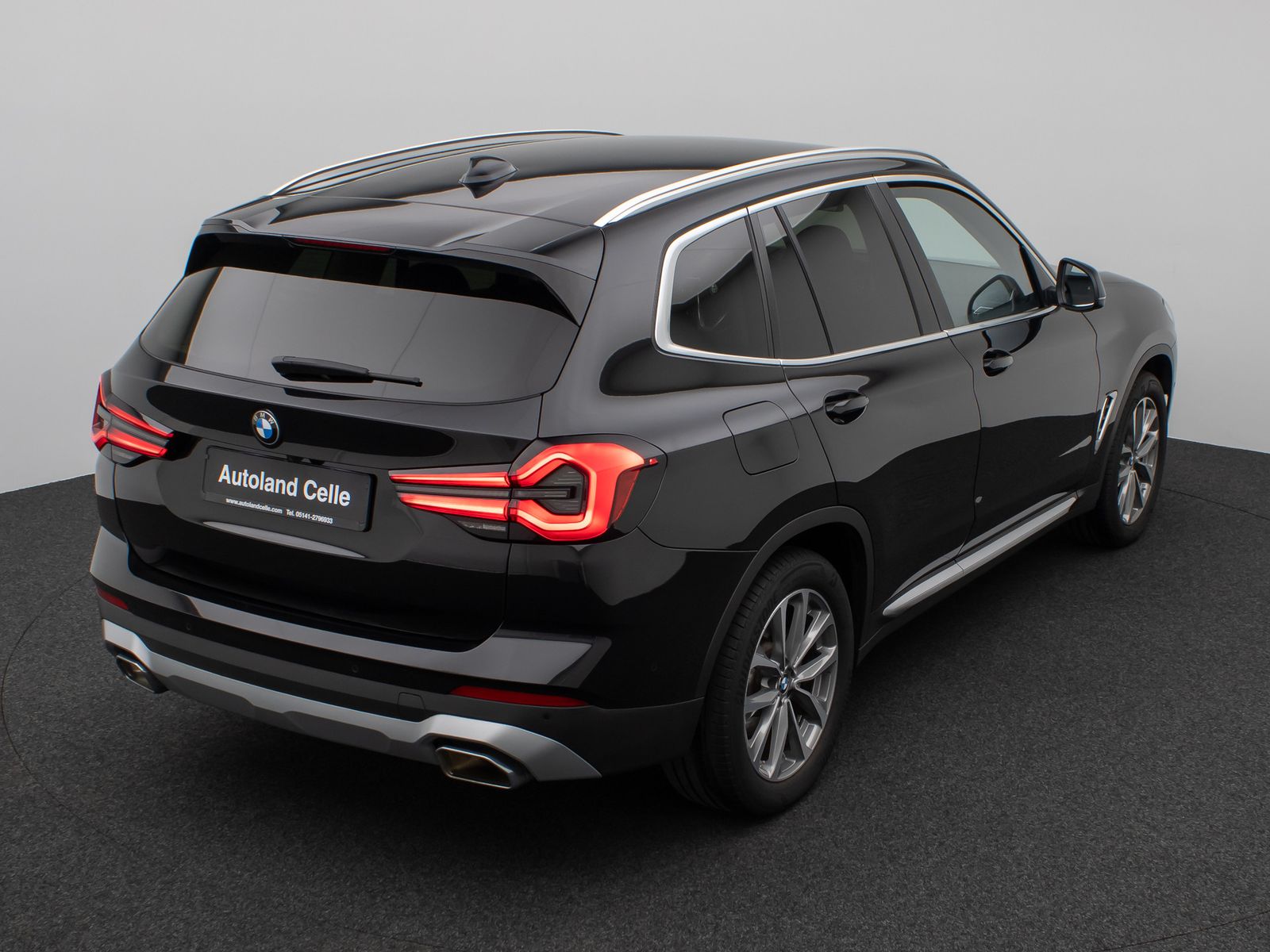 Fahrzeugabbildung BMW X3 xD30i Kamera DAB HiFi WLAN Leder Sport 19Zoll