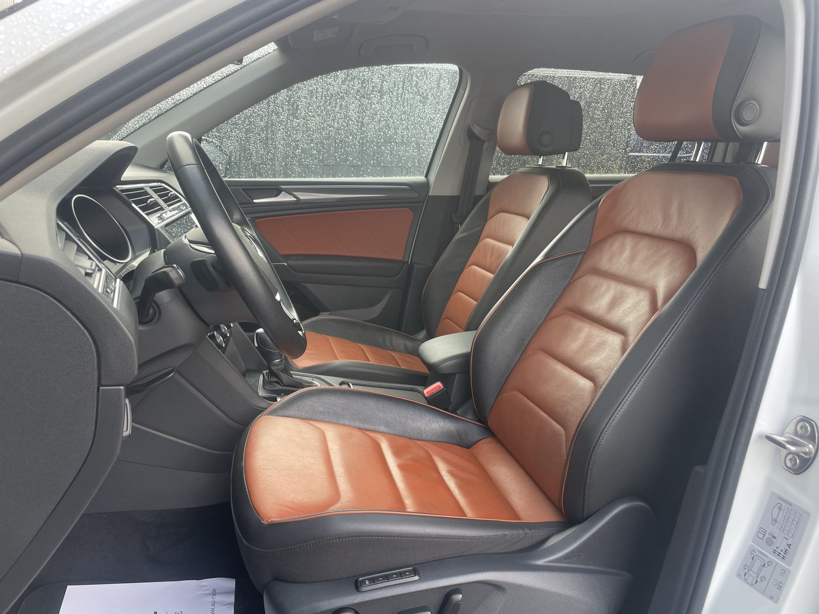 Fahrzeugabbildung Volkswagen Tiguan Allspace 4Motion R-Line NAV+LED+AHK+20ZO