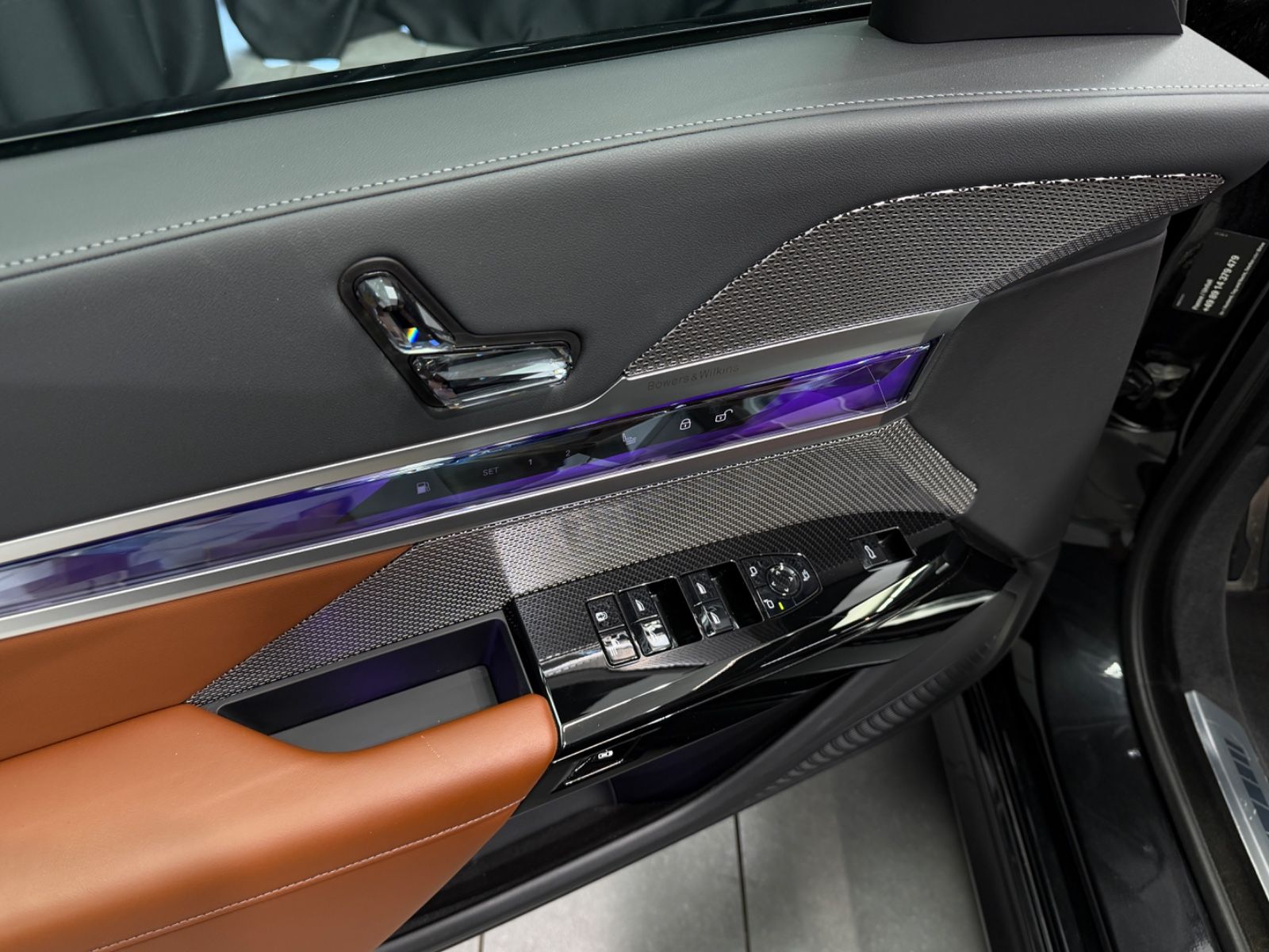Fahrzeugabbildung BMW 750e xDrive M Sport Pro|TV|B&W|MASSAGE|SKY-LOUNG