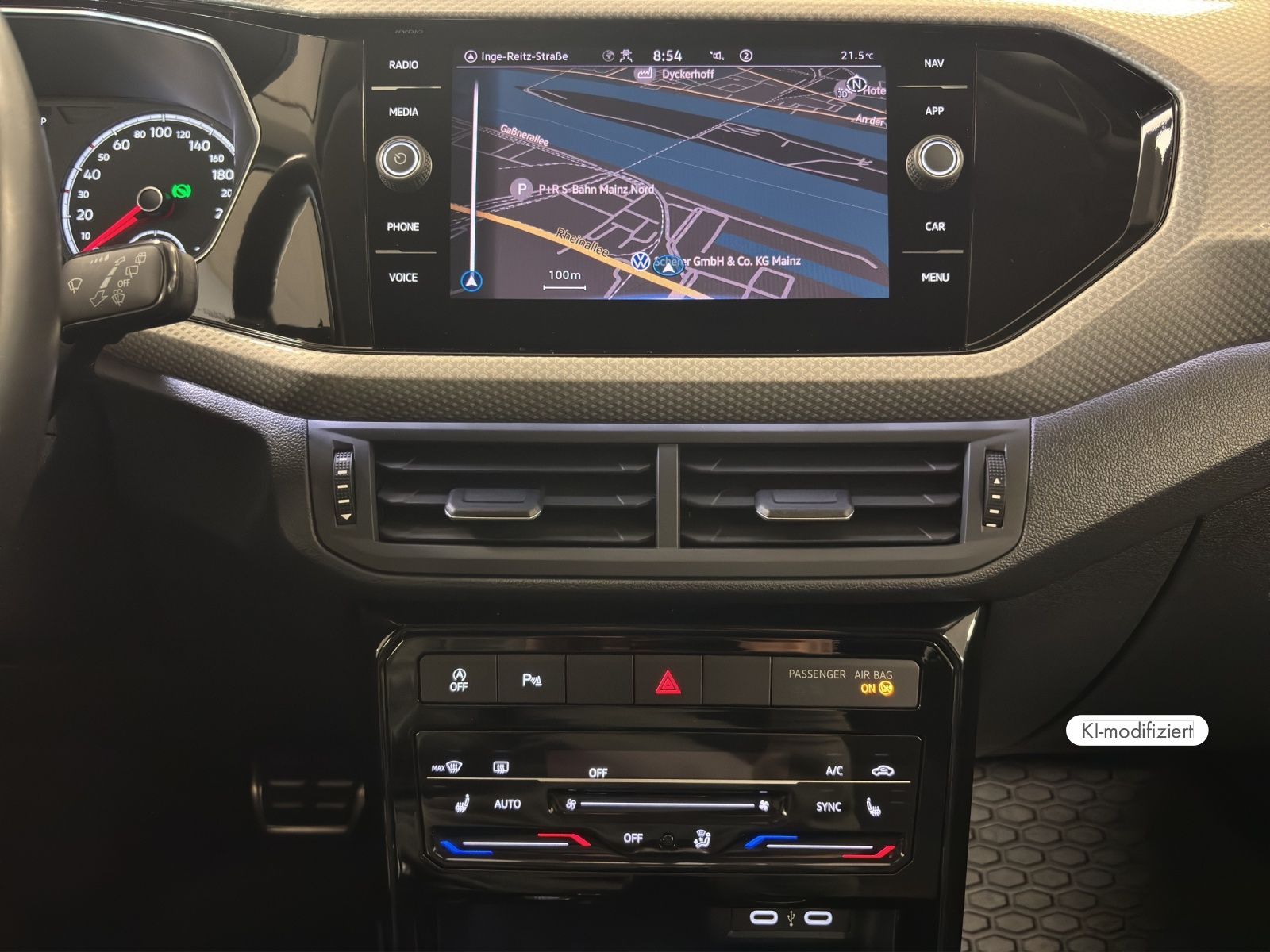 Volkswagen T-Cross - Bild 12
