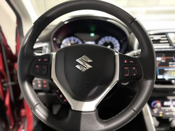 Fotografie des Suzuki (SX4) S-Cross SX4 S-Cross 1.4 Boosterjet Allgrip Automatik Com