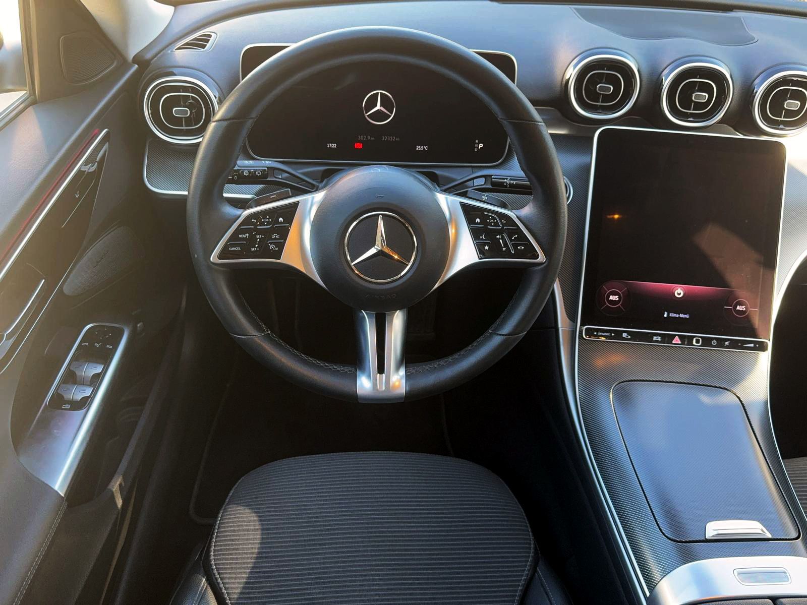Fahrzeugabbildung Mercedes-Benz C200d T-Modell Avantgarde ACC KAM AHK SHZ LED