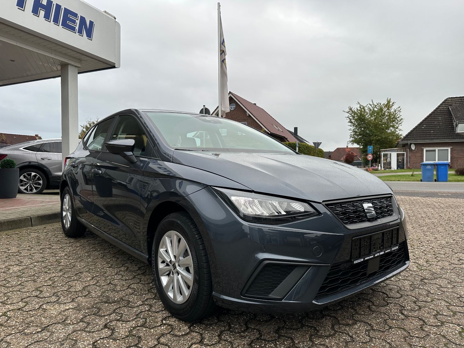 Fahrzeugabbildung SEAT Ibiza 1.0 TSI Style DSG ACC/LED/SHZG/Einparkh.